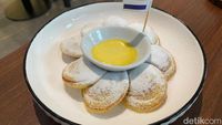 Kafe Belanda di Pasar Baru Ini Punya Poffertjes dan Kopi Enak