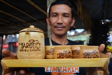 Keren! Cangkir Ini Terbuat dari Bambu