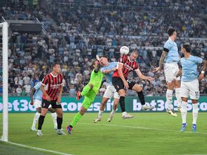 Lazio Vs AC Milan Tuntas 2-2