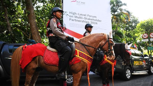 Polisi Berkuda dan Panser Amankan KTT IAF di Bali