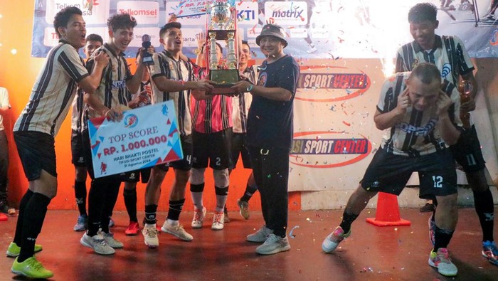 Turnamen futsal memperebutkan piala bergilir Menteri Komunikasi dan Informatika (Menkominfo Cup) ke-15 tuntas digelar. Perhelatan 'perang saudara' SDPPI A menang telak dengan skor akhir 11-8.