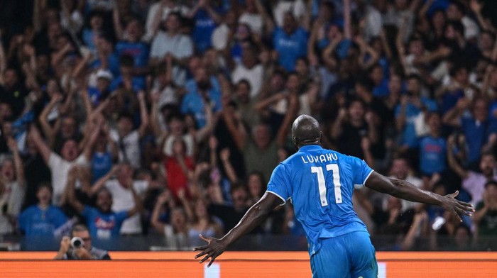 Napoli, ITALY - AUGUST 31: Romelu Lukaku of Napoli celebrates his goal during the Serie A match between Napoli and Parma at Stadio Diego Armando Maradona on August 31, 2024 in Napoli, Italy. (Photo by Image Photo Agency/Getty Images)