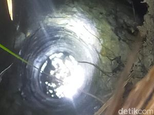 Sumur Bor di Sumenep Mengandung Minyak Tanah Hebohkan Warga Sumur Bor di Sumenep Mengandung Minyak Tanah Hebohkan Warga