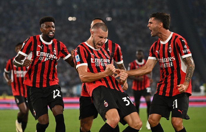 Soccer Football - Serie A - Lazio v AC Milan - Stadio Olimpico, Rome, Italy - August 31, 2024 AC Milan's Strahinja Pavlovic celebrates scoring their first goal REUTERS/Alberto Lingria