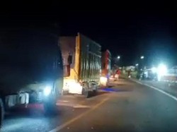 Truk Batu Bara Kucing-kucingan Lintasi Jalan Umum, Ini Kata Pemprov Jambi