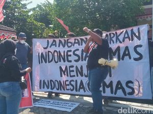Kecam Pemerintahan Jokowi, Mahasiswa Gelar Aksi di Depan DPRD Klaten Kecam Pemerintahan Jokowi, Mahasiswa Gelar Aksi di Depan DPRD Klaten