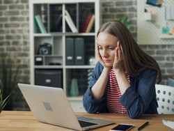 Mengenal Holiday Blues, Perasaan Sedih Saat Liburan Selesai