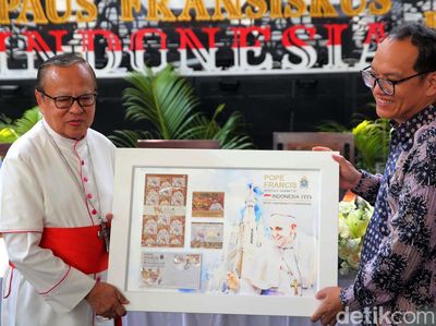 Ada Perangko Edisi Spesial Kunjungan Paus ke RI!