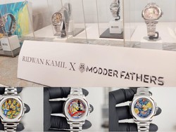Jam Tangan Hasil Lukisan Ridwan Kawil x Modderfathers Dilelang