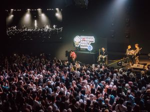 Juicy Luicy dan Adrian Khalif Tutup Tur dengan Hangat di Kota Asal