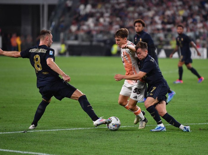 Pertandingan Juventus vs AS Roma berakhir tanpa pemenang. Sebab laga tersebut tuntas dengan skor 0-0.