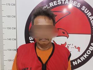 Kakek di Surabaya Jadi Kurir Sabu, 18 Poket Siap Antar Disita Kakek di Surabaya Jadi Kurir Sabu, 18 Poket Siap Antar Disita