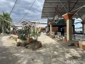 Jeritan Pedagang Wajib Bayar Sewa Lapak Rp 13 Juta Per Tahun di Pare Beach Jeritan Pedagang Wajib Bayar Sewa Lapak Rp 13 Juta Per Tahun di Pare Beach