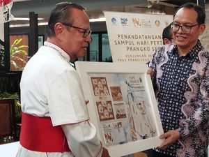 Cara Beli Prangko Seri Kunjungan Paus Fransiskus