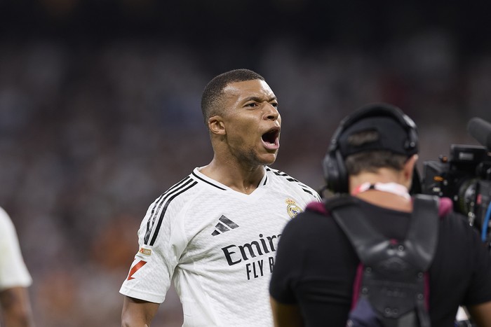 MADRID, SPAIN - SEPTEMBER 01: Kylian Mbappe of Real Madrid CF celebrates his second goal against Real Betis Balompie during the La Liga week4 football match between Real Madrid CF and Real Betis Balompie at the Santiago Bernabeu stadium on September 01, 2024 in Madrid, Spain. (Photo by Federico Titone/Anadolu via Getty Images)
