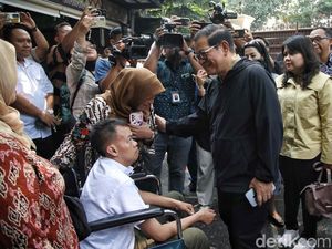 Momen Pramono Anung Bertemu Penyandang Disabilitas di Rumah Cemara