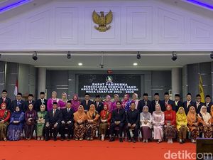 35 Anggota DPRD Kota Sukabumi Resmi Dilantik, 14 Orang Wajah Baru 35 Anggota DPRD Kota Sukabumi Resmi Dilantik, 14 Orang Wajah Baru