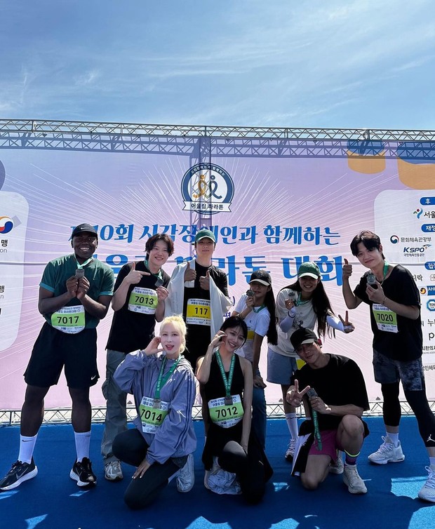 Potret Sooyoung dengan para rekan selebriti/ Foto: instagram.com/sooyoungchoi Potret Sooyoung dengan para rekan selebriti