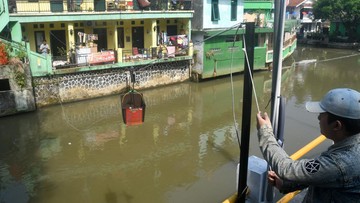 Sensasi Unik Jajan di Warung Kerek Bogor