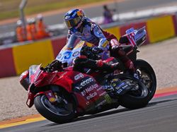 Bezzecchi Bela Bagnaia, Kritik Pedas Alex Marquez: Mungkin Dia Buta...