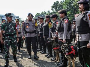Polisi Imbau Peserta Misa Akbar Paus Fransiskus di GBK Pastikan Kesehatan Polisi Imbau Peserta Misa Akbar Paus Fransiskus di GBK Pastikan Kesehatan