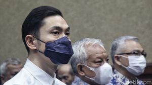 Tutupi Muka dengan Masker, Harvey Moeis Jalani Sidang Lanjutan