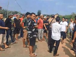 Protes Tambang Ilegal Bikin Keruh Sungai, Warga Bungo Sempat Blokir Jalan