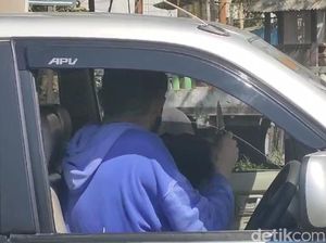 WN Rusia Todongkan Pisau Saat Hendak Rampas Mobil Taksi Online di Gianyar WN Rusia Todongkan Pisau Saat Hendak Rampas Mobil Taksi Online di Gianyar