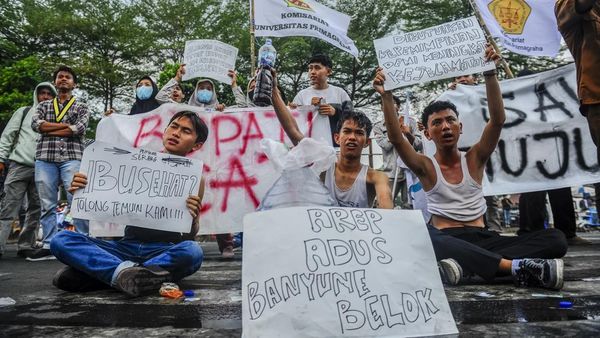 Mahasiswa di Serang Gelar Aksi Protes Pencemaran Sungai Ciujung