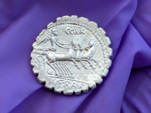 Arkeolog Temukan 27 Koin Perak Romawi di Pulau Terpencil Italia