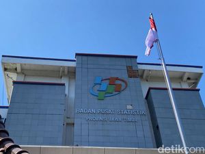 Mentan Klaim Harga Beras Turun di Awal Tahun, BPS Bilang Naik