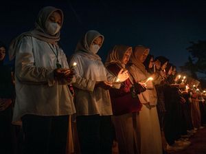 Nyalakan Lilin, BEM Berkabung Atas Meninggalnya Dokter PPDS Undip Nyalakan Lilin, BEM Berkabung Atas Meninggalnya Dokter PPDS Undip