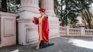 Jadi Sarjana, Dinar Candy: Mau Gantiin Marshel Nih