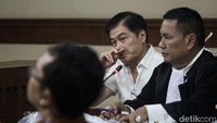 Ekspresi Crazy Rich Surabaya Budi Said di Sidang Korupsi Emas Antam