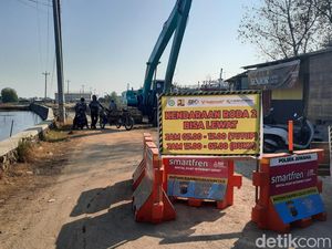 Jalan Tambat Juwana Pati yang Amblas Diperbaiki, Ditutup 45 Hari Jalan Tambat Juwana Pati yang Amblas Diperbaiki, Ditutup 45 Hari