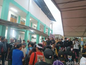 Tak Terima Penilaian Dewan Juri, Peresean Bupati Cup Lombok Tengah Ricuh Tak Terima Penilaian Dewan Juri, Peresean Bupati Cup Lombok Tengah Ricuh
