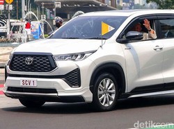 Luhut Ungkap Paus Fransiskus yang Minta Tak Nginap Hotel-Tumpangi Mobil Sipil