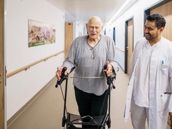 Meski Butuh, Jerman Persulit Izin Kerja Dokter Suriah dan Ukraina