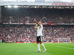 Liverpool mengoleksi 25 poin dari 10 laga, unggul dua poin dari Man City di bawahnya