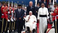Momen Paus Fransiskus Tiba di Indonesia
