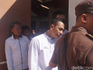 PNS Mojokerto Divonis 3 Tahun Bui Tipu Pembeli Tanah Kavling Rp 240 Juta PNS Mojokerto Divonis 3 Tahun Bui Tipu Pembeli Tanah Kavling Rp 240 Juta