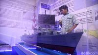 Semangat Pelajar Mengenal Miniatur Kapal-kapal Monumental