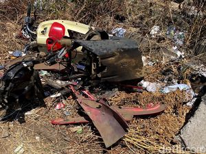 Penampakan Motor Mahasiswa UPI yang Terbelah Dua Usai Tertabrak KA