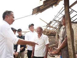 Tinjau Korban Gempa Bandung, Bey Machmudin: Warga Butuh Tenda-WC Portabel