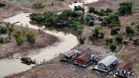 Potret Kekeringan Parah di Sungai Amazon