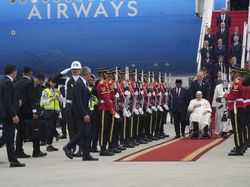 Terbangkan Paus Fransiskus ke Indonesia, Vatikan Charter Pesawat