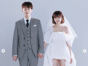 7 Foto Prewedding HyunA dan Yong Junhyung Jelang Nikah, Tak Direstui Fans 7 Foto Prewedding HyunA dan Yong Junhyung Jelang Nikah, Tak Direstui Fans