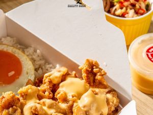 Nyamm! 5 Ayam Telur Asin Gurih Creamy yang Nikmat Buat Makan Siang Nyamm! 5 Ayam Telur Asin Gurih Creamy yang Nikmat Buat Makan Siang