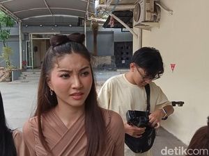 Sarwendah Nikmati Wajah Bengkak Usai Operasi Plastik Sarwendah Nikmati Wajah Bengkak Usai Operasi Plastik