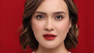 7 Foto KTP Seleb Ini Cantik & Totalitas Abis, Ada yang Sampai Sewa MUA